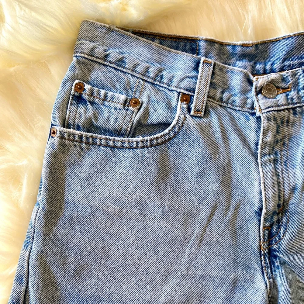 SOLD VTG Levis Jean Shorts - Picture 2 of 6